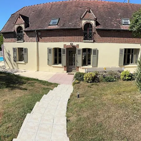 Le Mondementais - En Champagne Avec Piscine