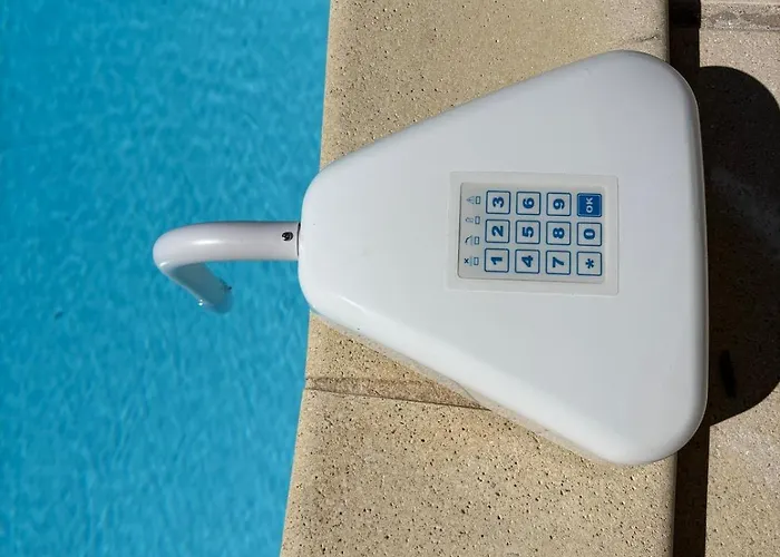 Le Mondementais - En Champagne Avec Piscine Feriehus