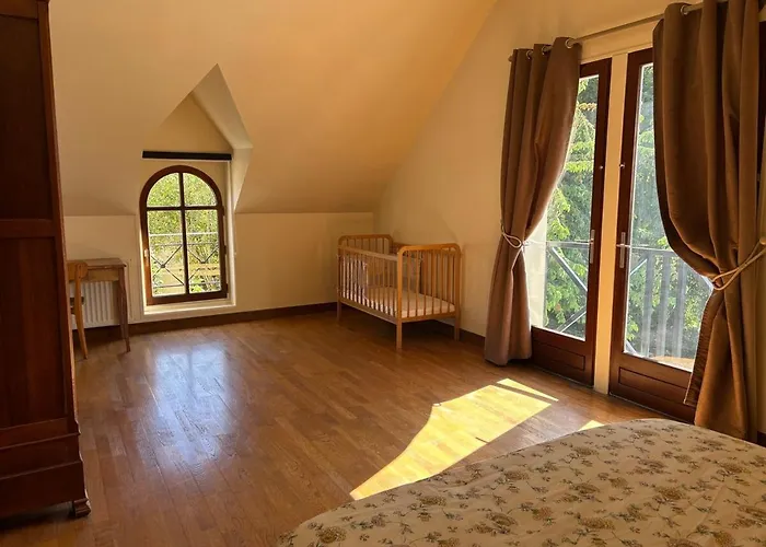 Le Mondementais - En Champagne Avec Piscine *