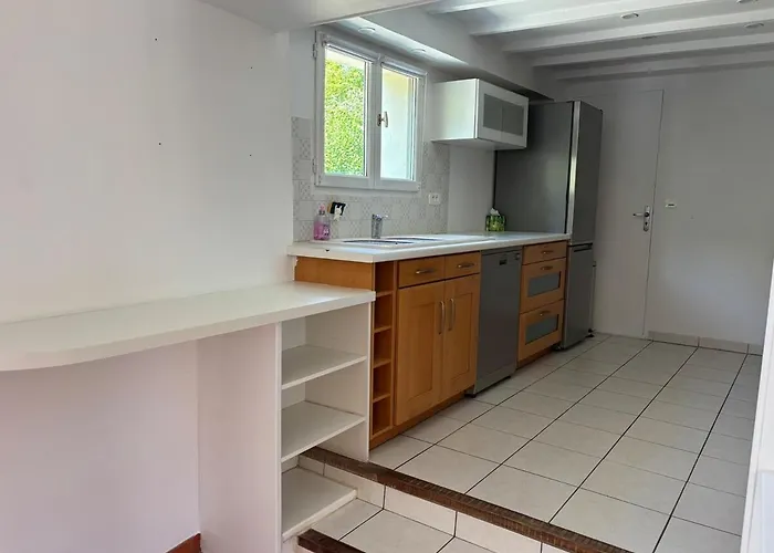 Le Mondementais - En Champagne Avec Piscine